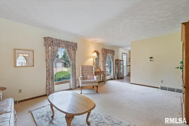 $394,900 | 3610 73rd Street, Moline, IL 61265