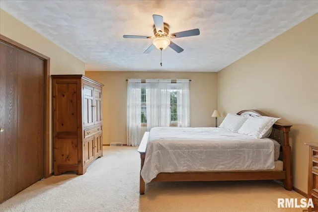 $394,900 | 3610 73rd Street, Moline, IL 61265