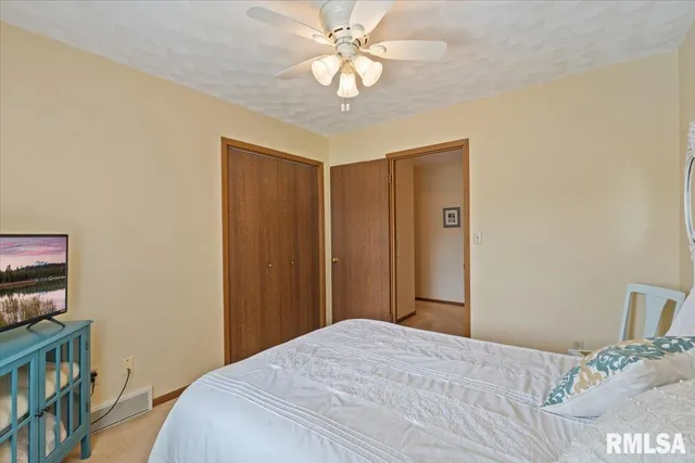 $394,900 | 3610 73rd Street, Moline, IL 61265