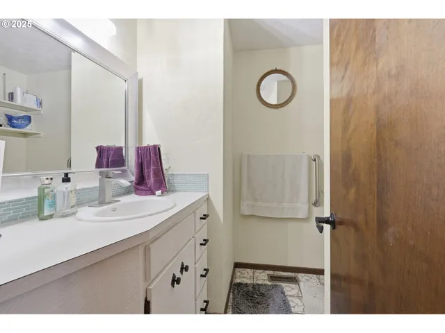 $600,000 | 1750 South Second Street, Lebanon, OR 97355