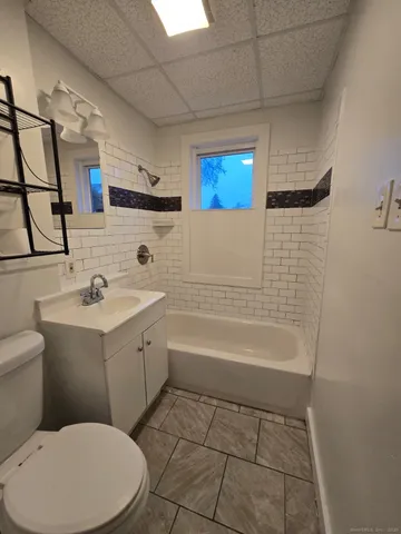 $2,000 | 75 Curtis Street, Unit 2, Meriden, CT 06450