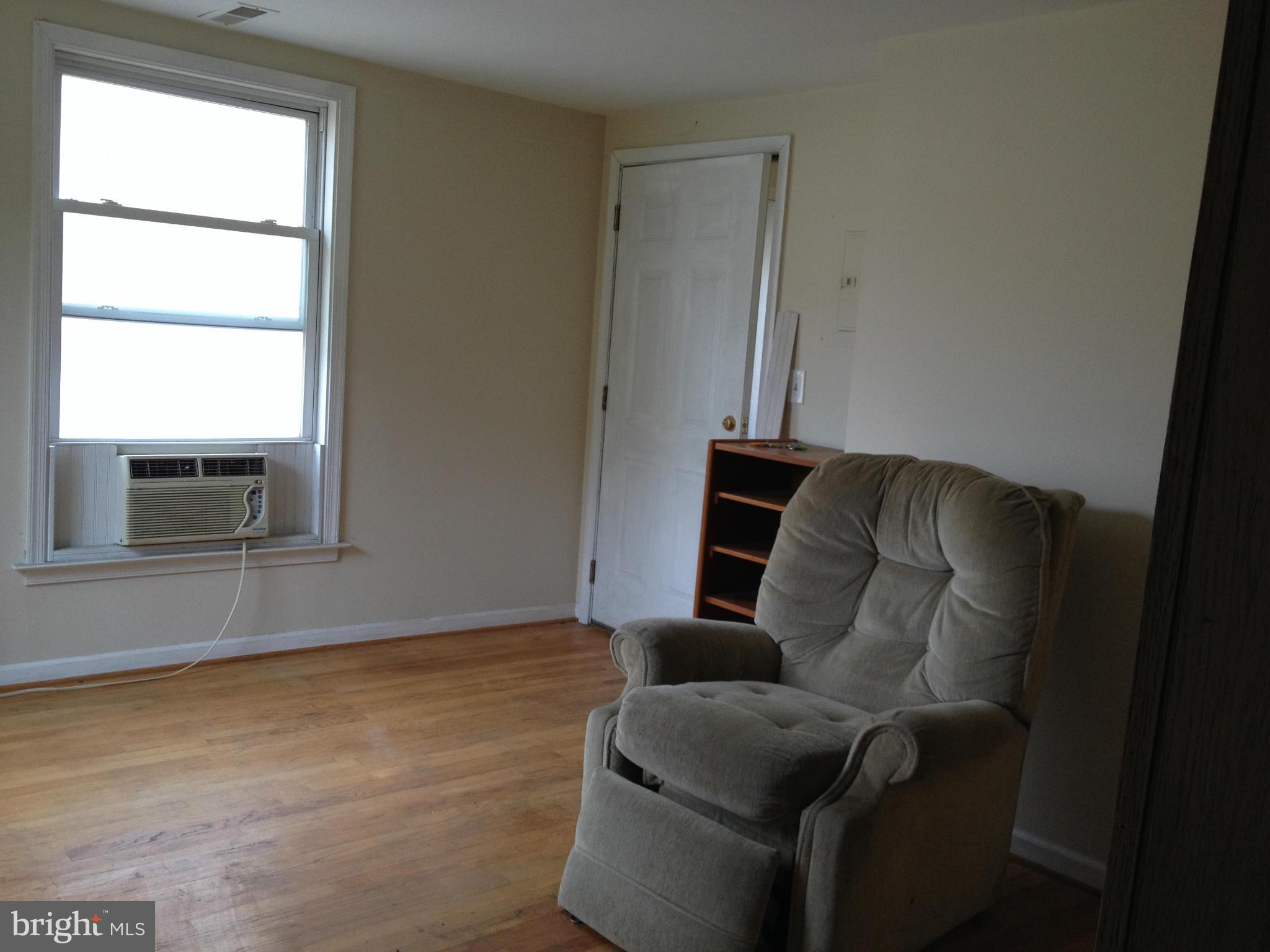 4607 Decatur Street Hyattsville, MD 20781 - Photo 14 of 27 Family Room