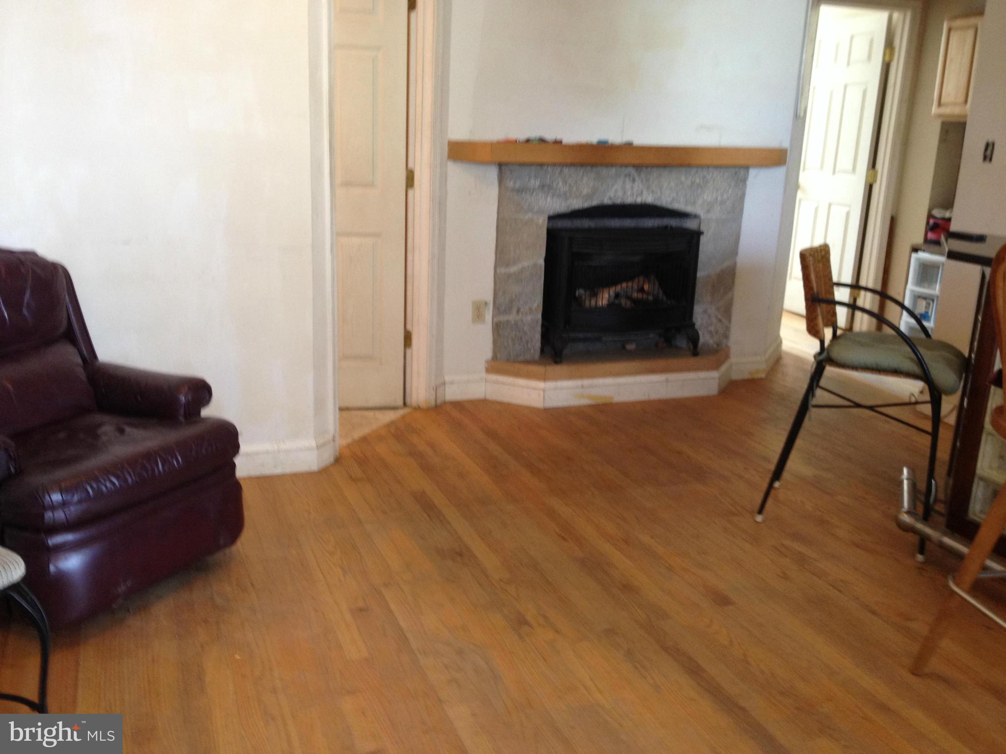 4607 Decatur Street Hyattsville, MD 20781 - Photo 3 of 27 Family Room