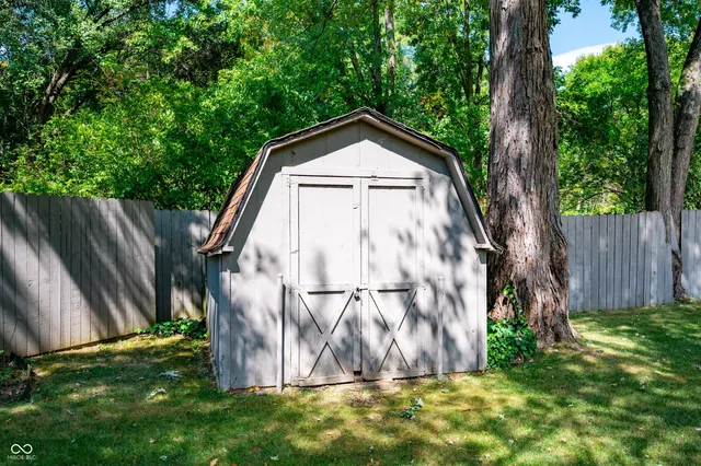 $449,000 | 910 Claridge Court, Indianapolis, IN 46260