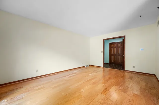 $449,000 | 910 Claridge Court, Indianapolis, IN 46260