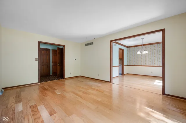 $449,000 | 910 Claridge Court, Indianapolis, IN 46260