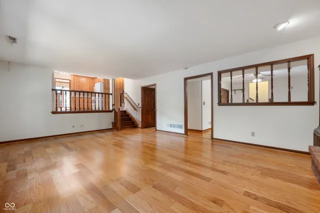 $449,000 | 910 Claridge Court, Indianapolis, IN 46260