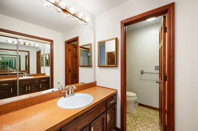 $449,000 | 910 Claridge Court, Indianapolis, IN 46260