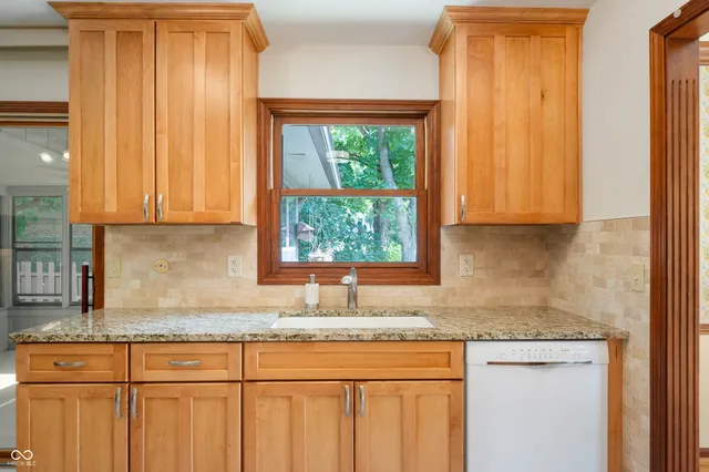 $449,000 | 910 Claridge Court, Indianapolis, IN 46260