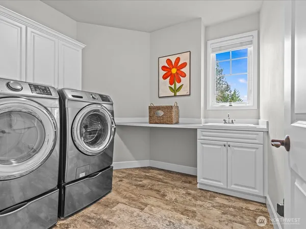 $2,825,000 | 2441 278th Court Southeast, Sammamish, WA 98075