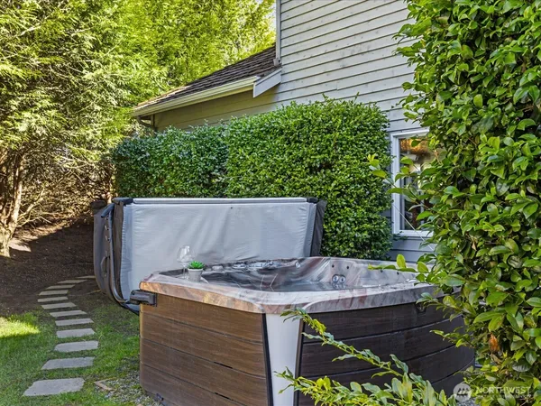 $2,825,000 | 2441 278th Court Southeast, Sammamish, WA 98075