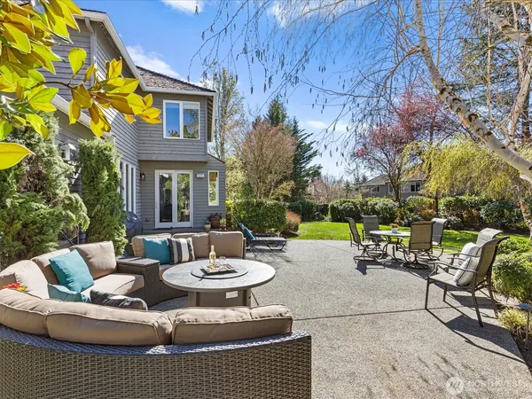 $2,825,000 | 2441 278th Court Southeast, Sammamish, WA 98075