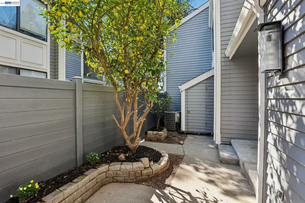 $939,000 | 5375 Black Avenue, Unit 1, Pleasanton, CA 94566