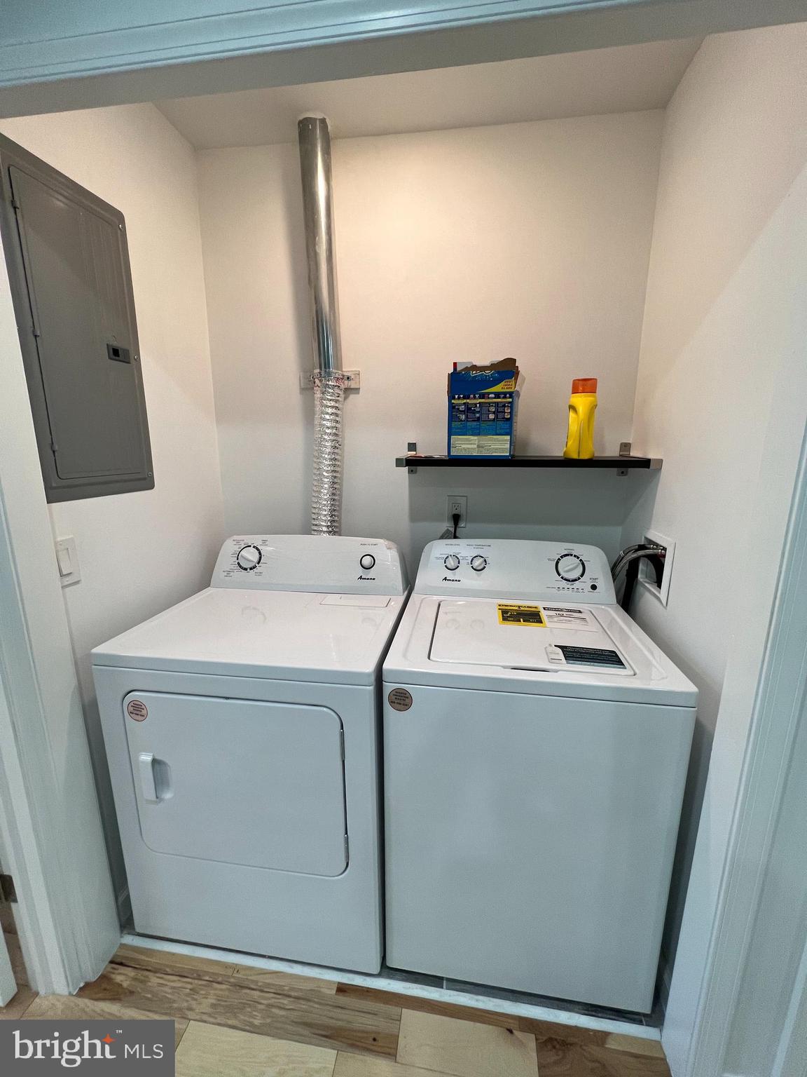 623 South 4th Street, Unit 3 Philadelphia, PA 19147 - Photo 8 of 11 a utility room with dryer and washer