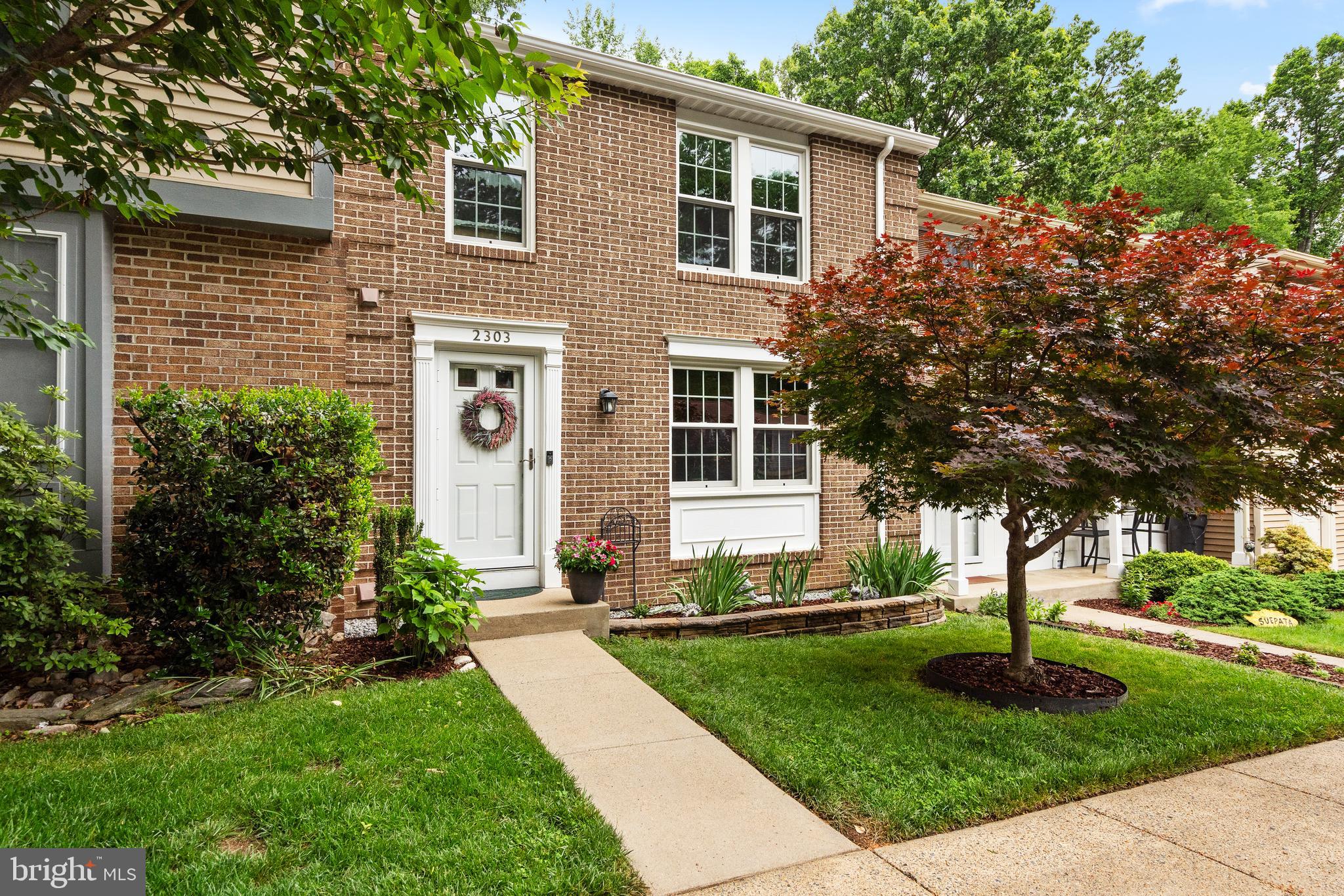 2303 Middle Creek Lane Reston, VA 20191 - Photo 2 of 48 Beautifully Landscaped