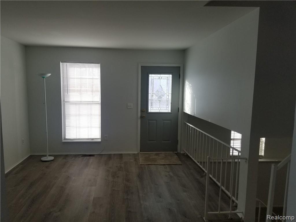 867 Hadley Road Rochester Hills, MI 48307 - Photo 27 of 38