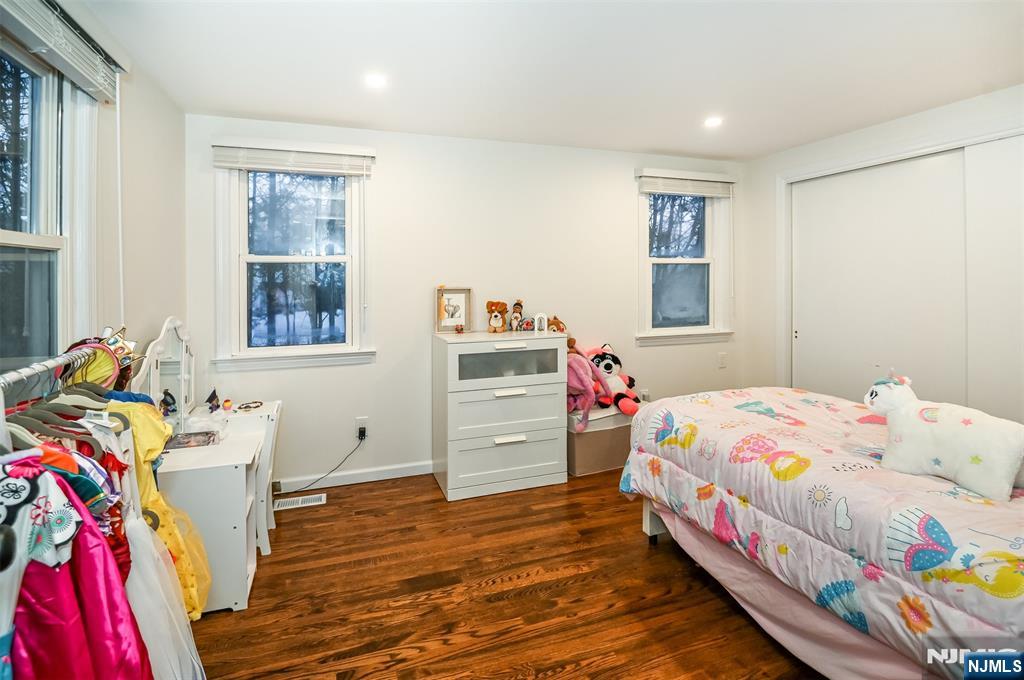 260 Kensington Road River Edge, NJ 07661 - Photo 12 of 22 a bedroom with a bed and a window