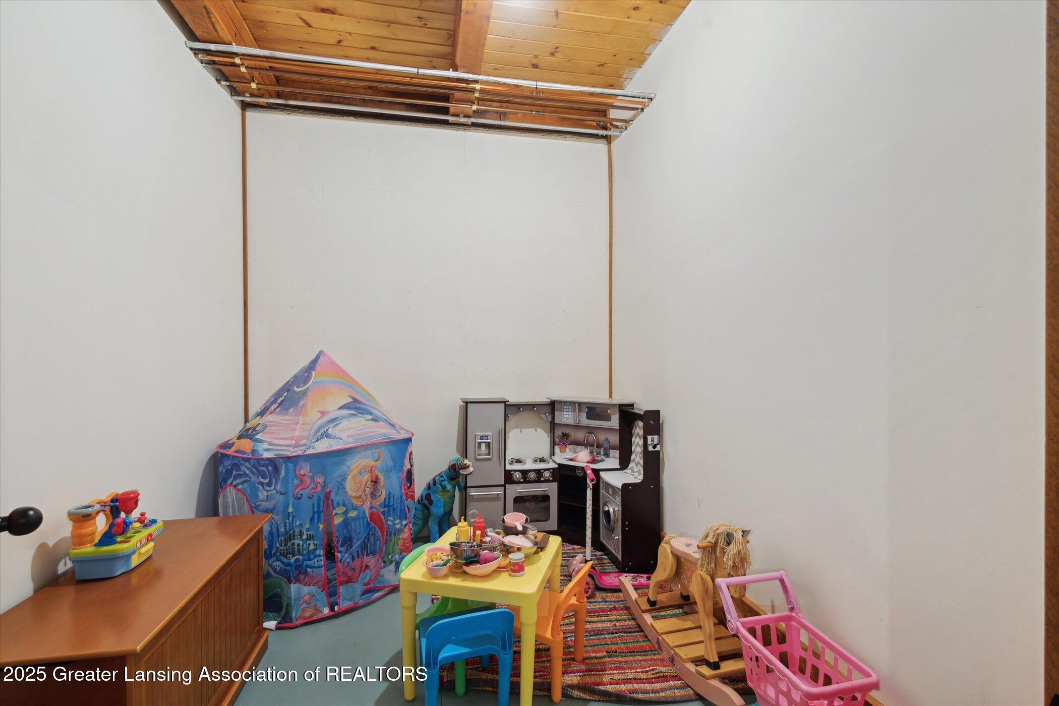 1670 Milton Road Williamston, MI 48895 - Photo 60 of 96 43-1670-Milton-Rd-Perry-MI-48872-WindowS