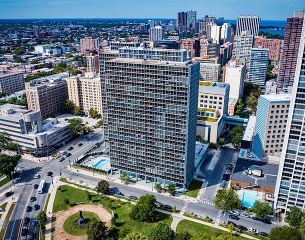 $365,000 | 330 West Diversey Parkway, Unit 1508, Chicago, IL 60657