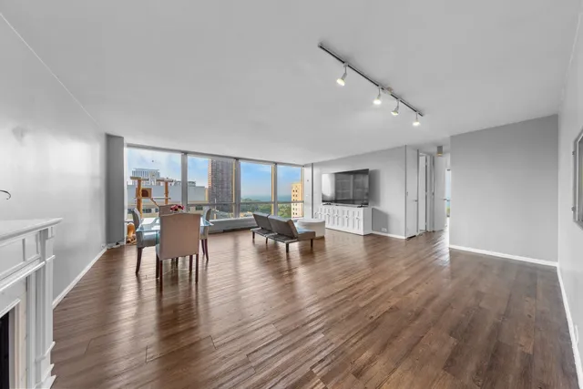$375,990 | 330 West Diversey Parkway, Unit 1508, Chicago, IL 60657