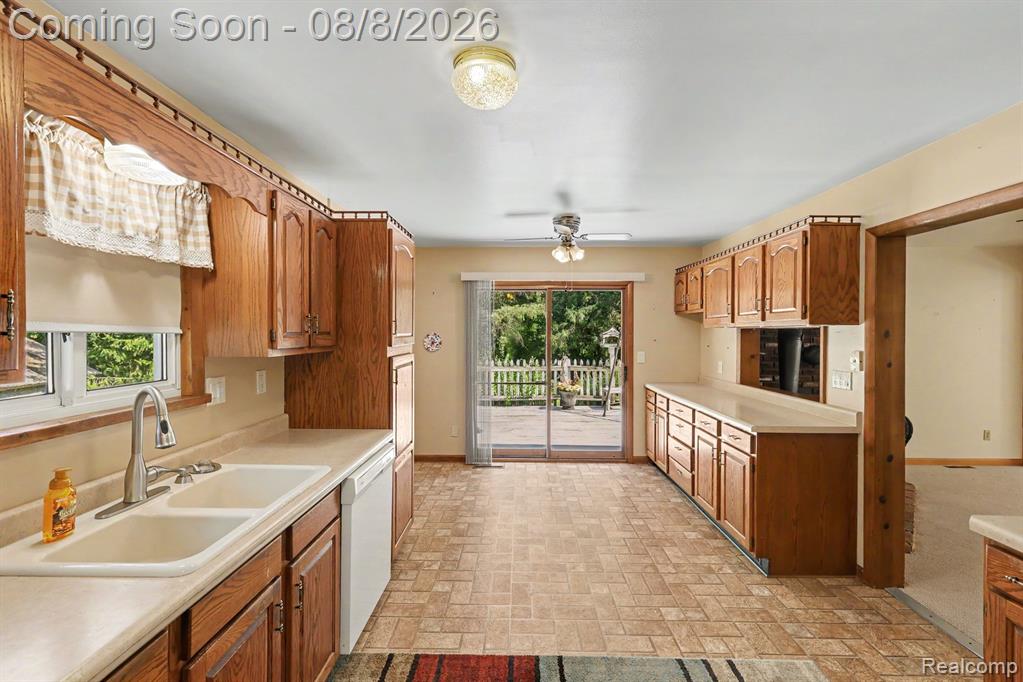 6095 Tipsico Lake Road Holly, MI 48442 - Photo 5 of 23 Gallery Image 5