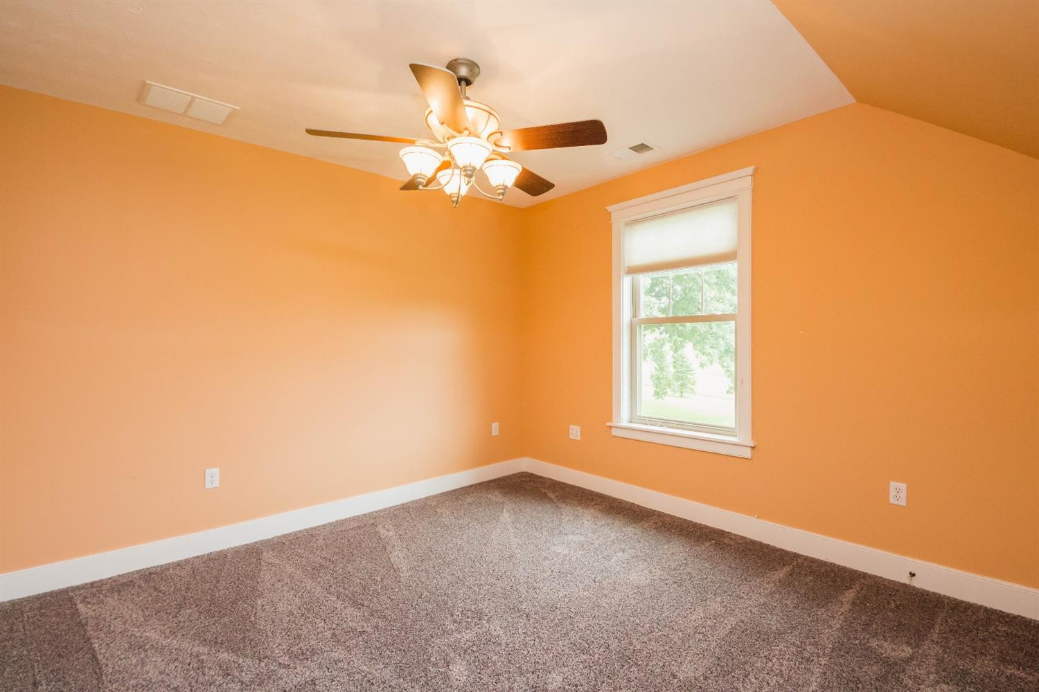 2105 Two Mile Road Winchester, KY 40391 - Photo 26 of 48 Guest bedroom #1
