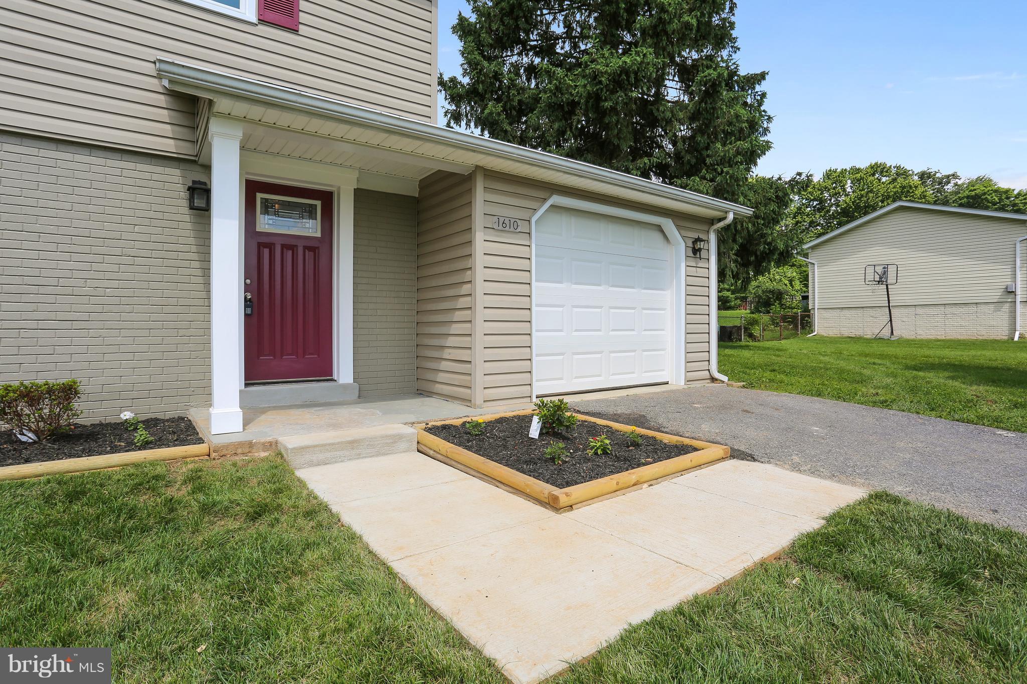 1610 Thomas Drive Point of Rocks, MD 21777 - Photo 2 of 28 Exterior (Front)