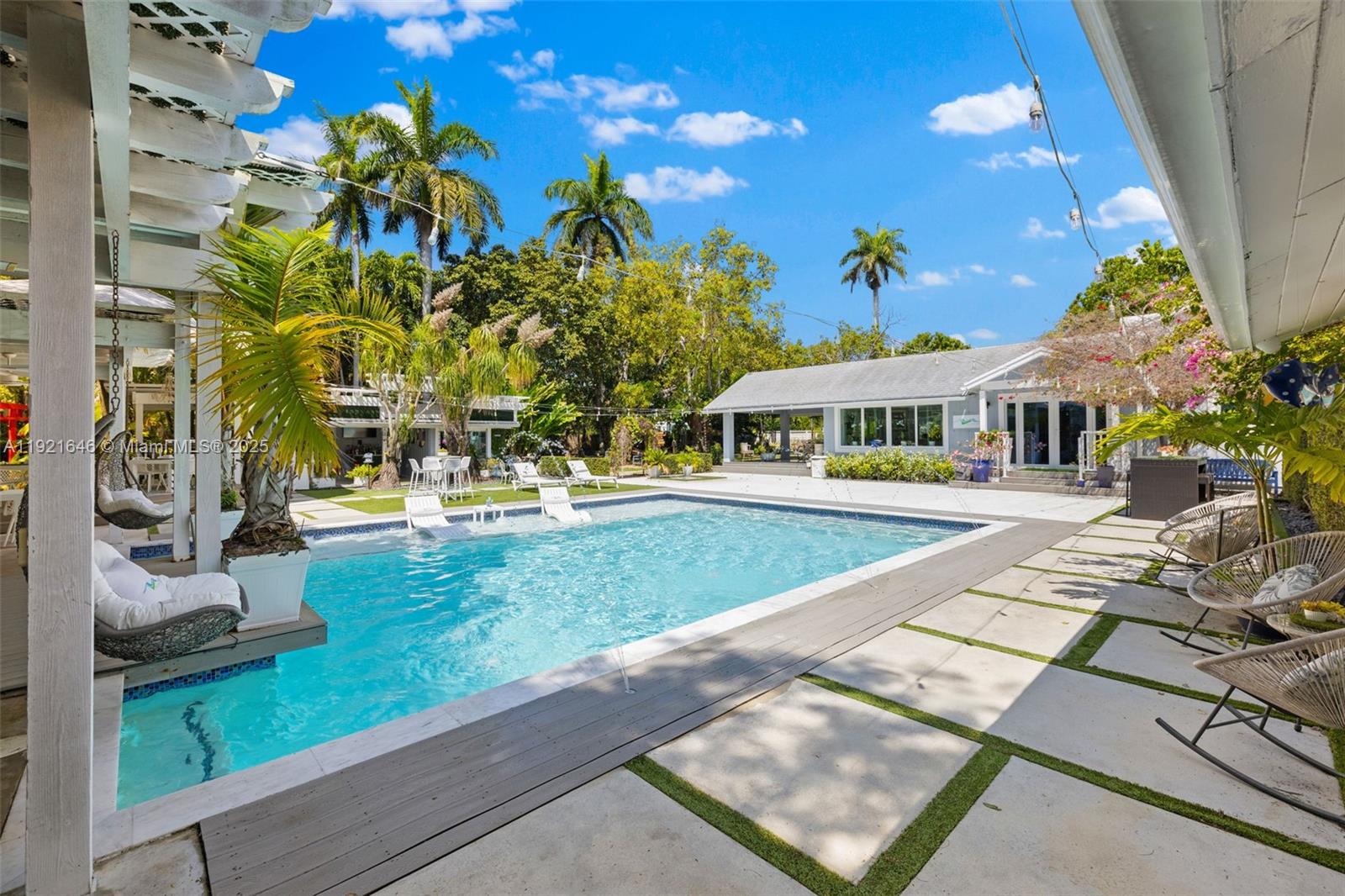 7720 Southwest 79th Court Miami, FL 33143 - Photo 12 of 58