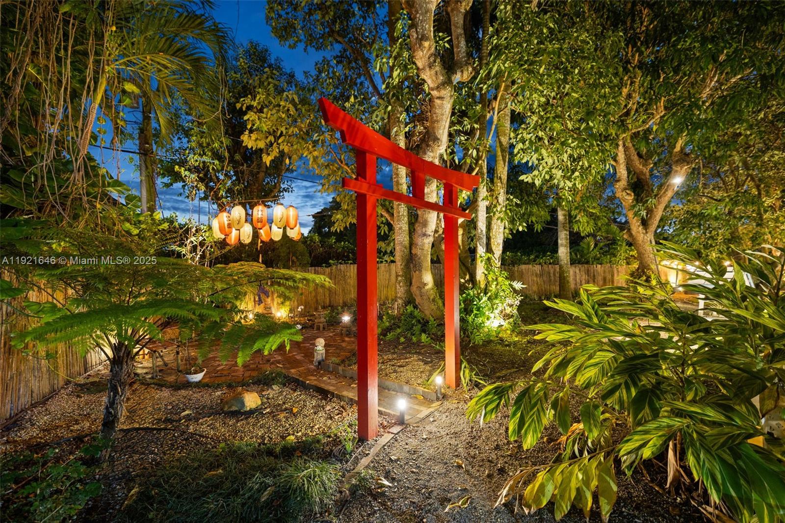 7720 Southwest 79th Court Miami, FL 33143 - Photo 26 of 58 a backyard of a house