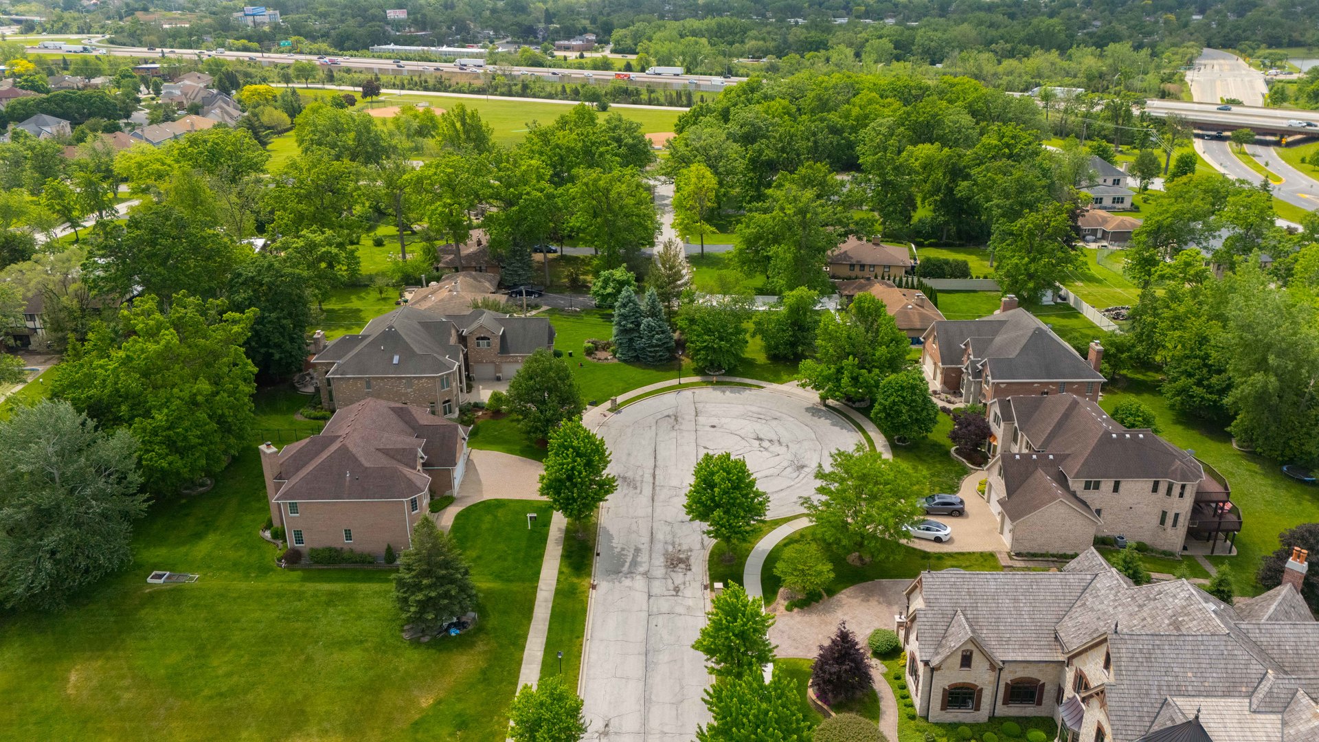 281 Forest Drive Addison, IL 60101 - Photo 10 of 14 an aerial view of a house with a garden