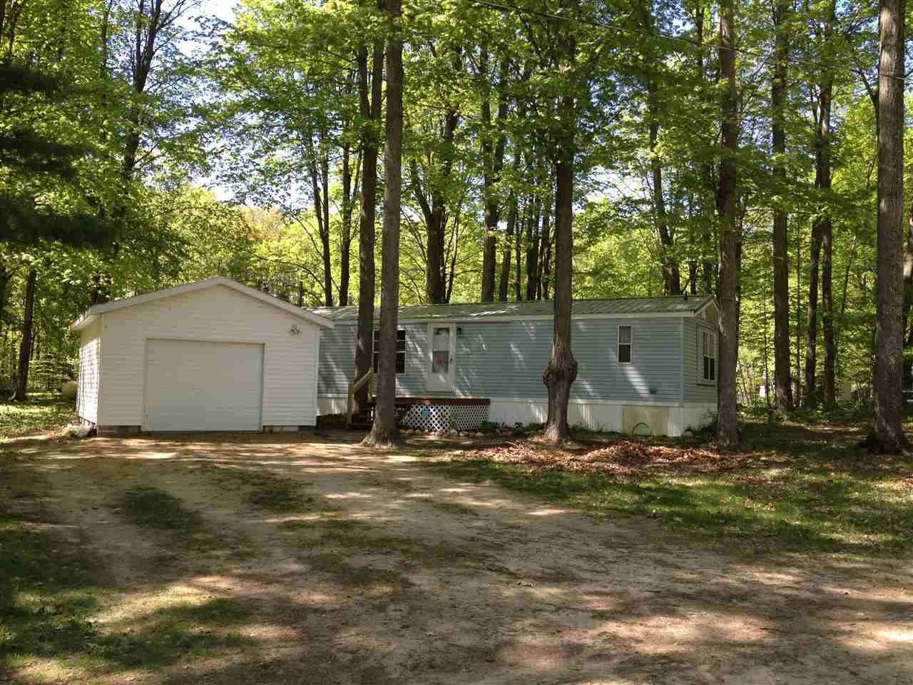 475 Autumn Road Cadillac, MI 49601 - Photo 1 of 13 1796545.JPG