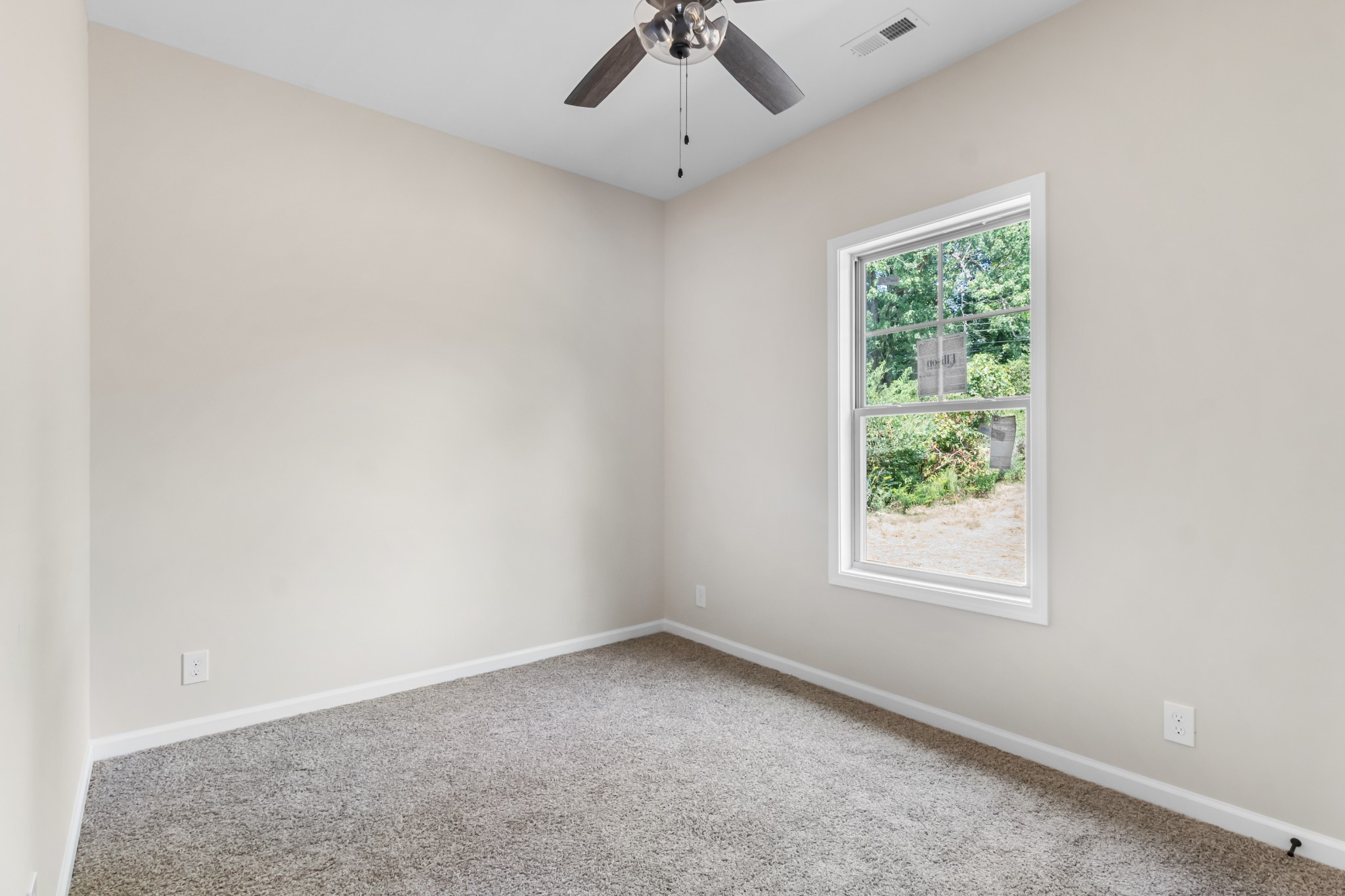 11 Donelson Drive Clarksville, TN 37042 - Photo 14 of 15 an empty room with a window