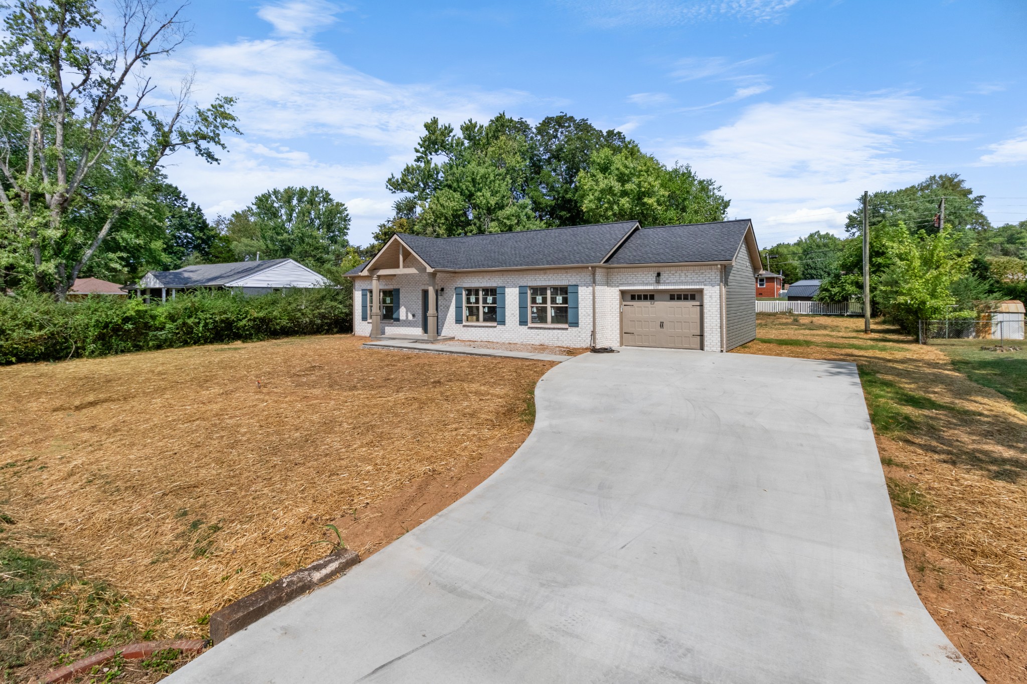 11 Donelson Drive Clarksville, TN 37042 - Photo 5 of 15 front view of a house with a yard