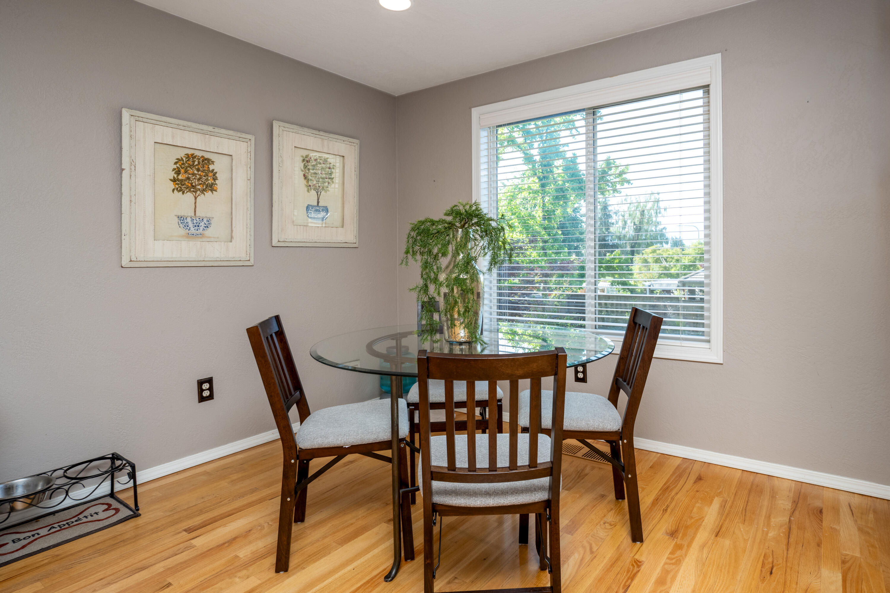 2928 Flint Ridge Avenue Medford, OR 97504 - Photo 6 of 33