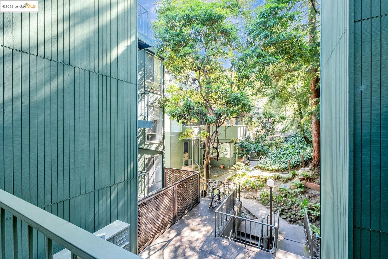 2700 Le Conte Avenue, Unit 301 Berkeley, CA 94709 - Photo 19 of 22 a view of balcony with garden