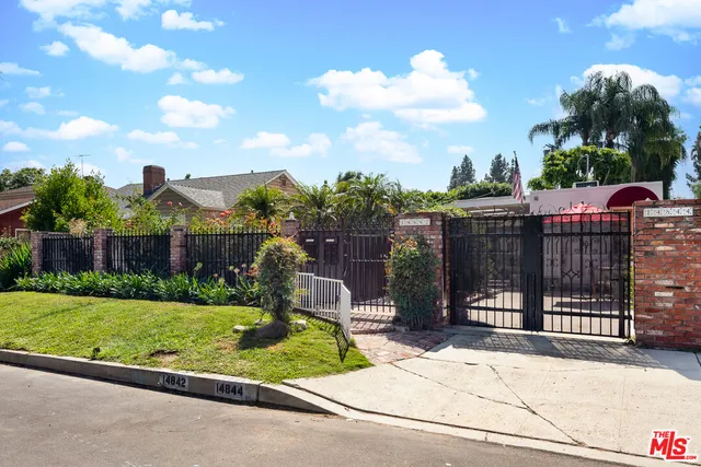 $4,595 | 14842 Morrison Street, Sherman Oaks, CA 91403