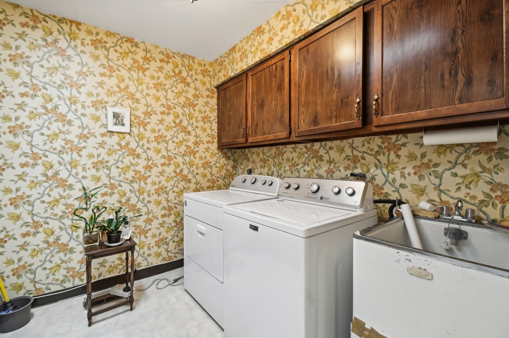 1551 Winnetka Road Glenview, IL 60025 - Photo 16 of 28 a utility room with dryer and washer
