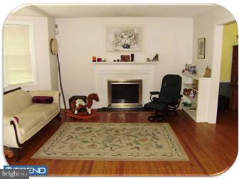 301 Spring Valley Road Springfield, PA 19064 - Photo 3 of 12 Living Room