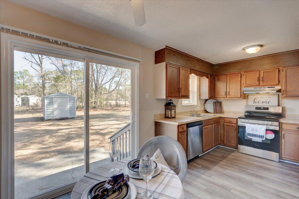 444 Academy Road Walterboro, SC 29488 - Photo 16 of 34 Sliding Door