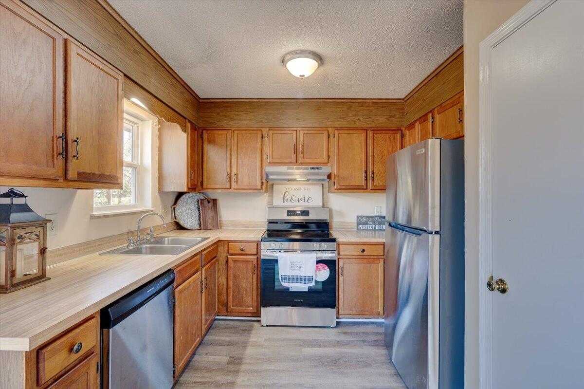 444 Academy Road Walterboro, SC 29488 - Photo 17 of 34 Cute Kitchen