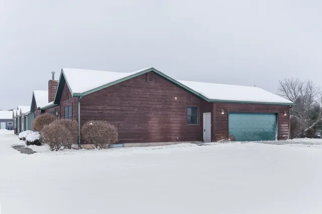 $418,000 | 266 Oakbrook Drive, Wisconsin Dells, WI 53965