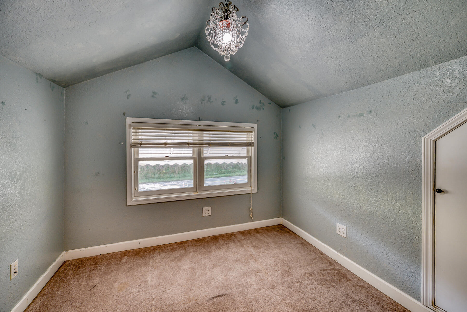 16517 Rich Valley Road Abingdon, VA 24210 - Photo 23 of 52 2ND BEDROOM