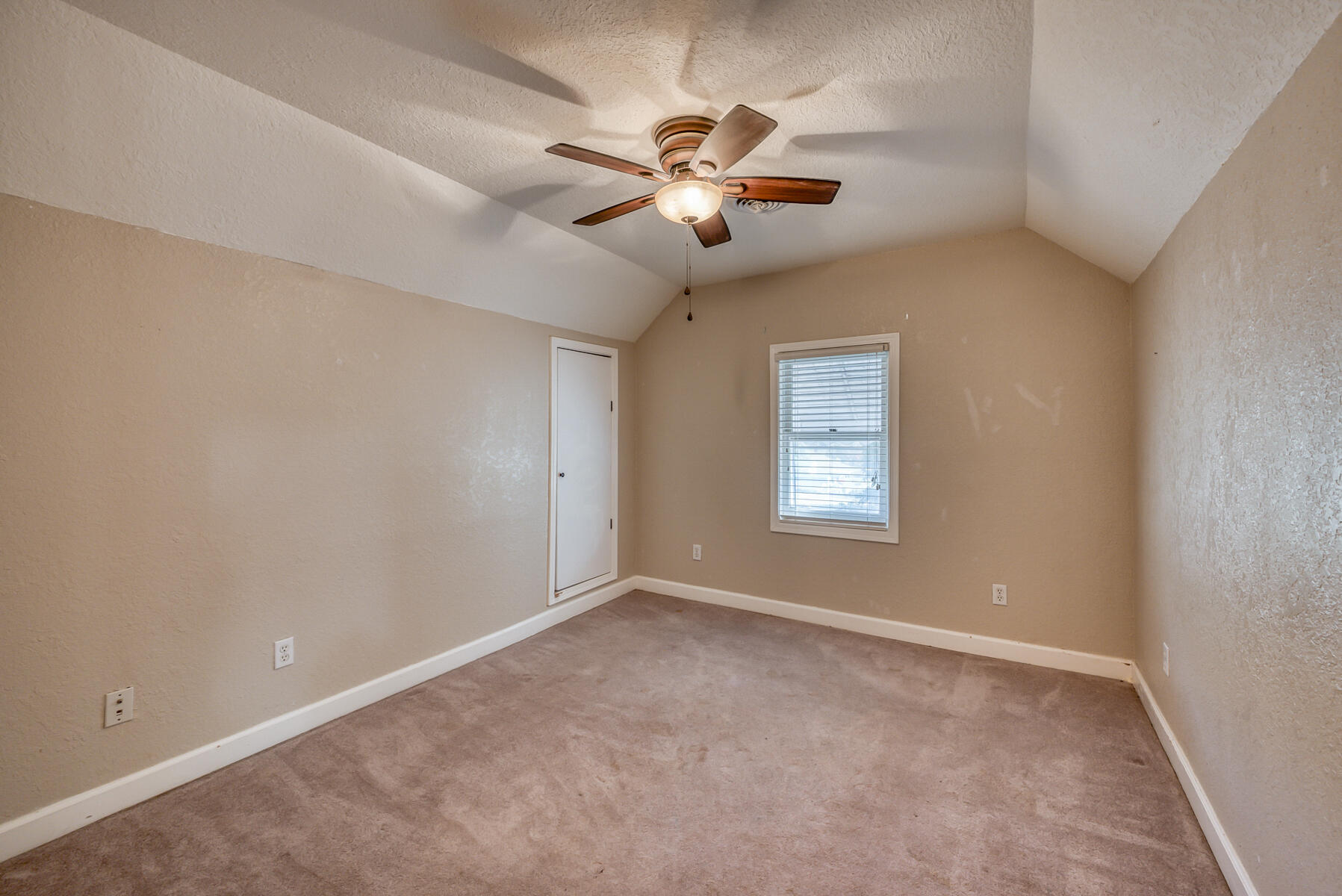 16517 Rich Valley Road Abingdon, VA 24210 - Photo 24 of 52 3RD BEDROOM