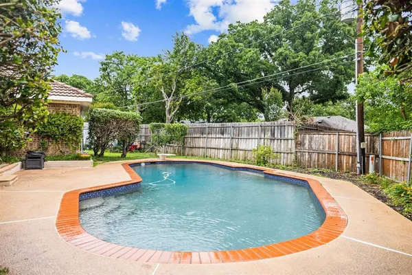 $450,000 | 2036 Parkridge Court, Hurst, TX 76054