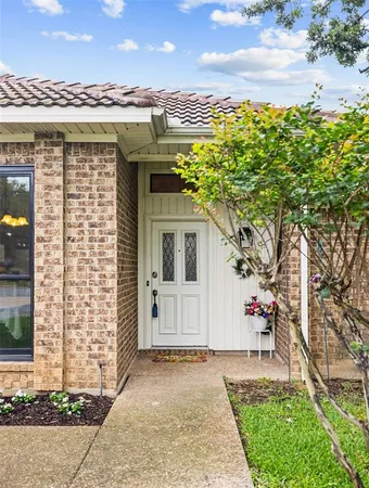 $450,000 | 2036 Parkridge Court, Hurst, TX 76054
