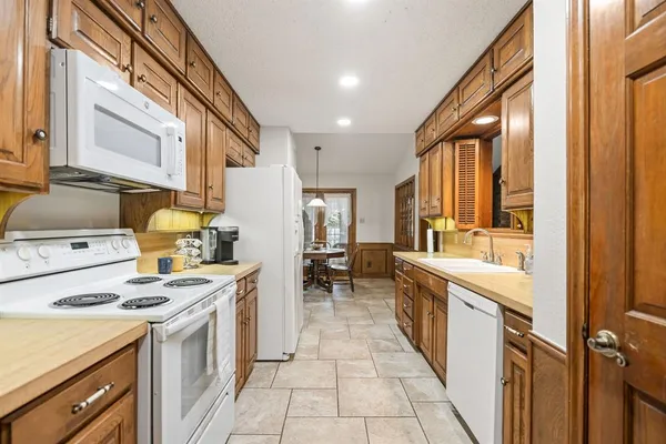 $450,000 | 2036 Parkridge Court, Hurst, TX 76054