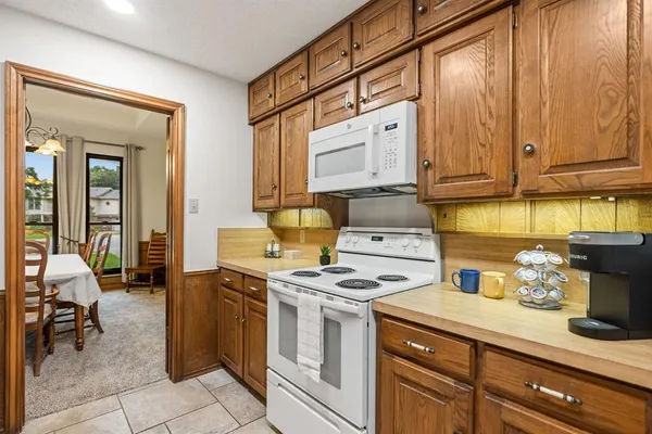 $450,000 | 2036 Parkridge Court, Hurst, TX 76054