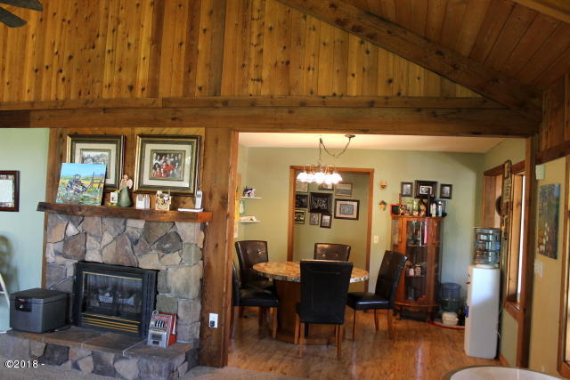 290 Camp 12 Loop Toledo, OR 97391 - Photo 19 of 29 Dining Area