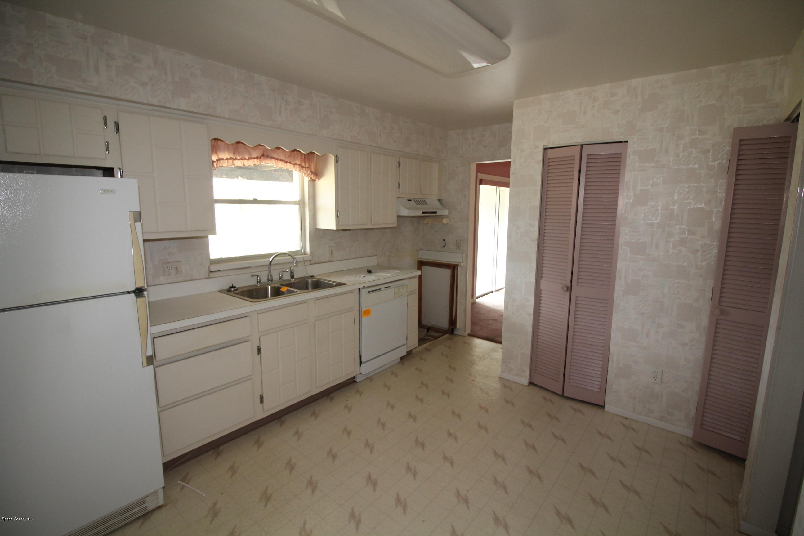 2775 Locksley Road Melbourne, FL 32935 - Photo 2 of 10 IMG_1538