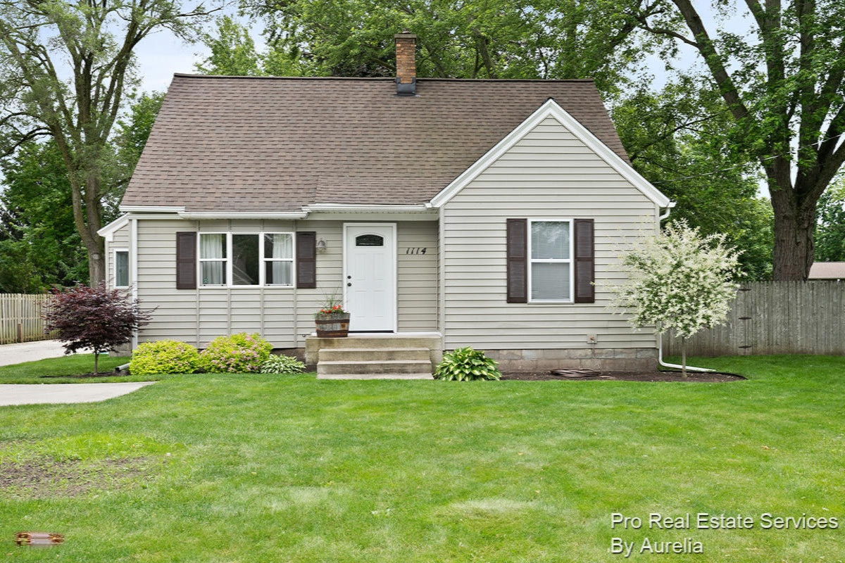 1114 Port Sheldon Street Jenison, MI 49428 - Photo 2 of 31 IMG_1000